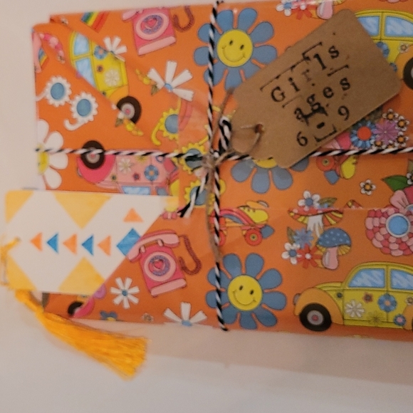 Mystery gift Girls Book ages 6-9 - Picture 1 of 3